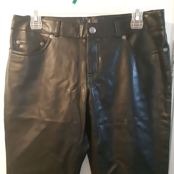 NWOT Women's Express Black Faux Leather Pants - Picture 2 of 8